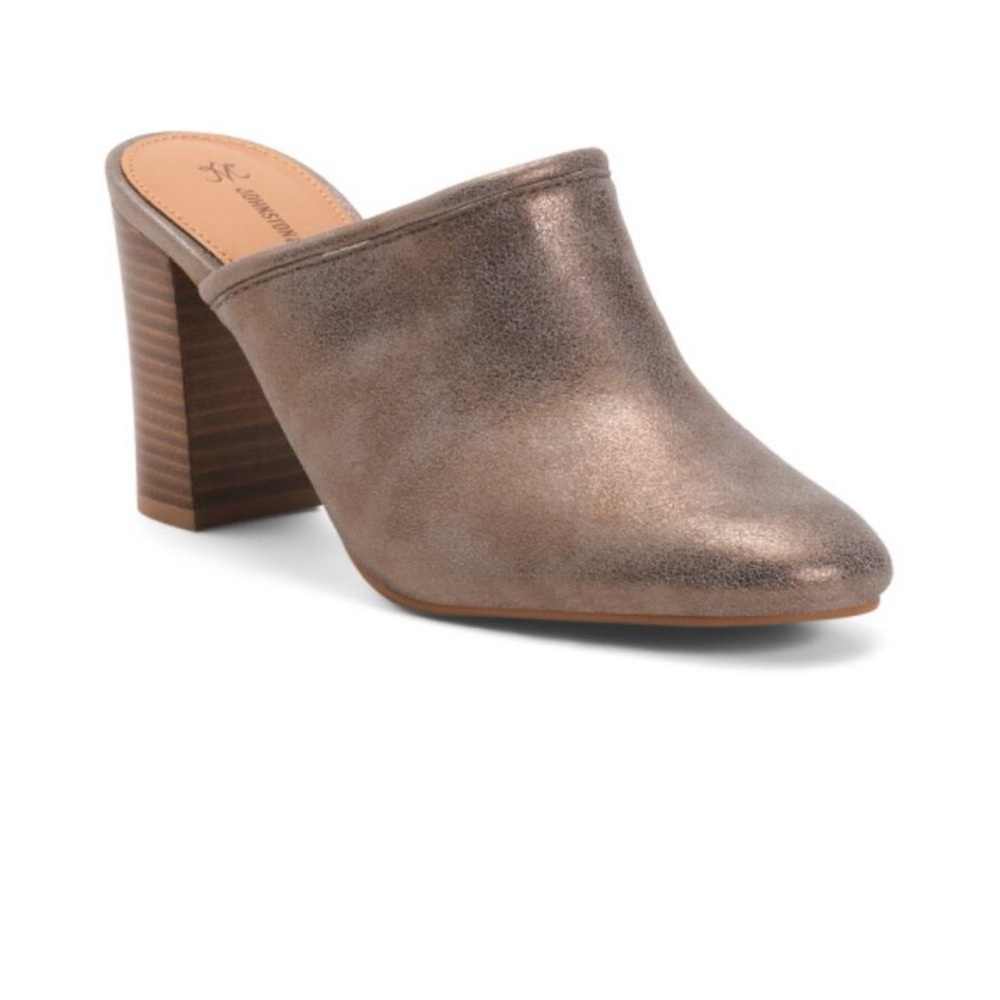 Johnston & murphy gold metallic mules. New without box. Size 8.5.